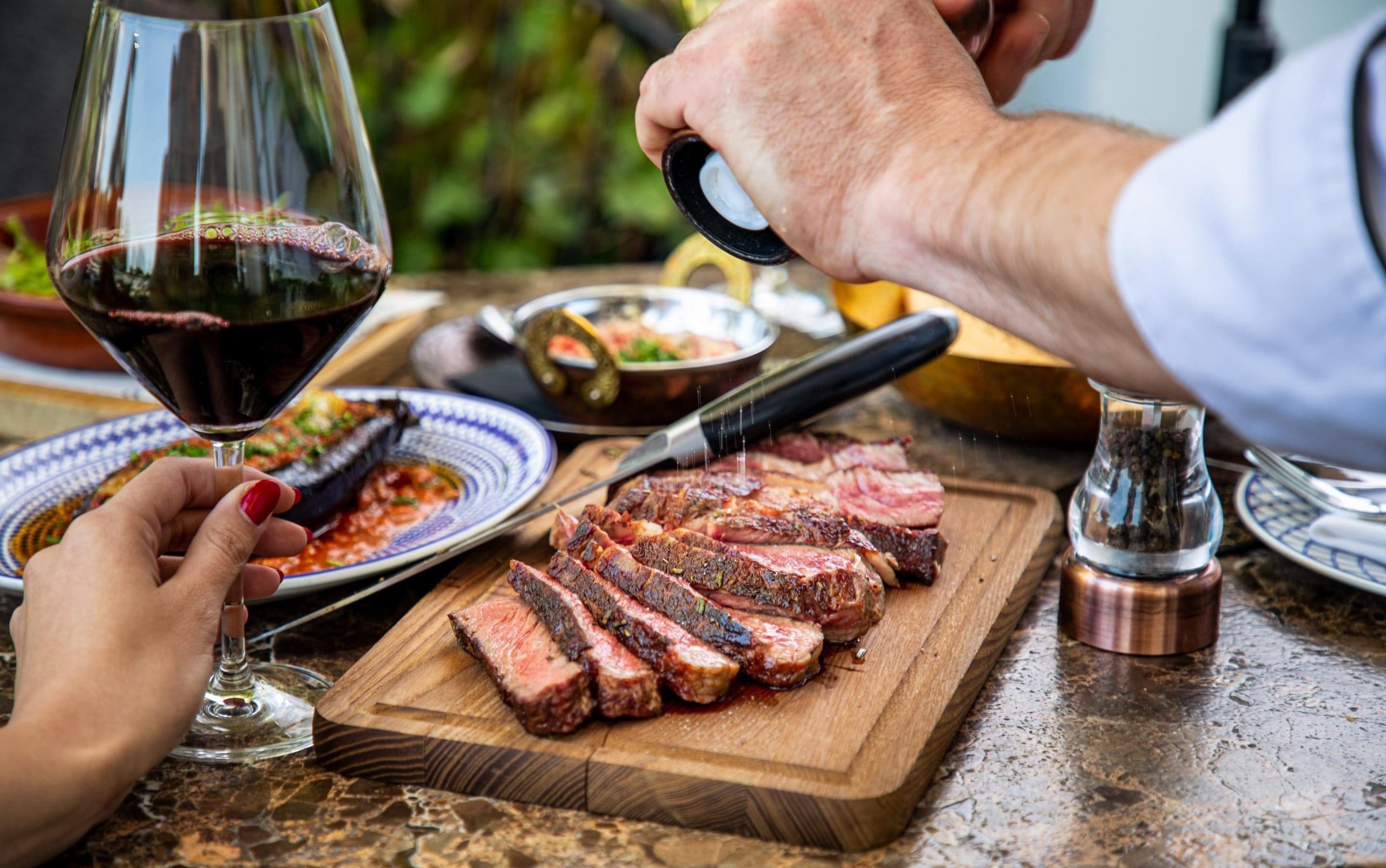 Vino y carne Andalucia